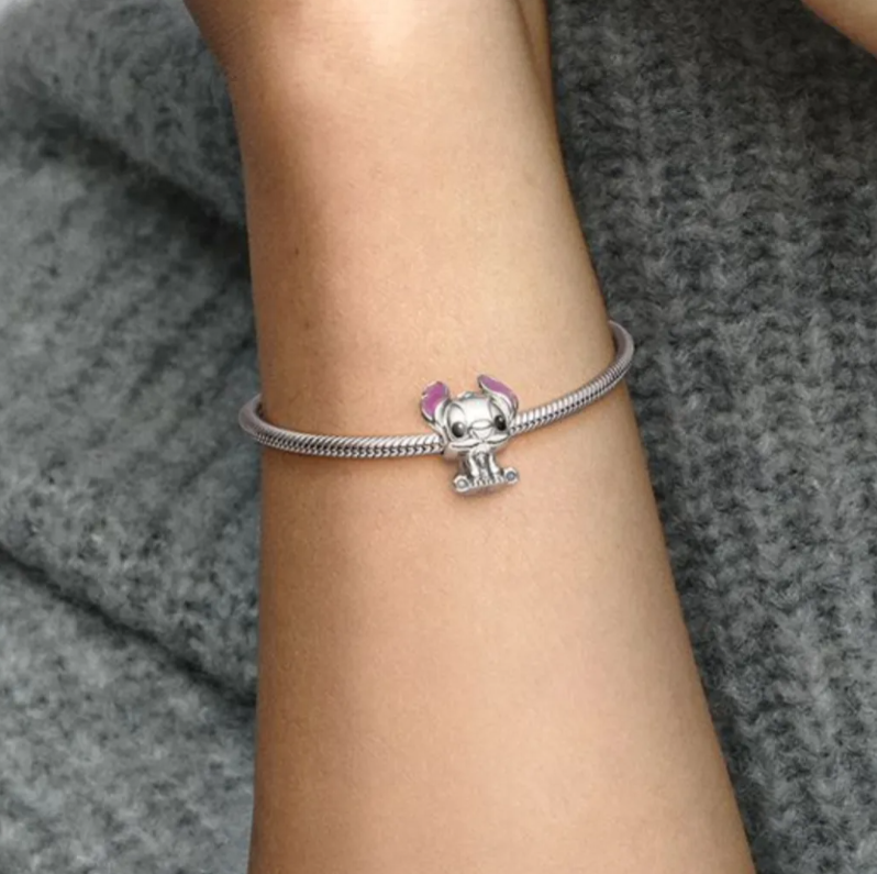 charm stitch plateado