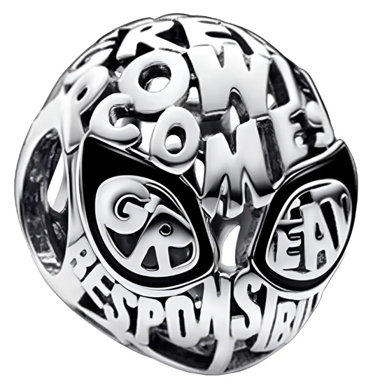 charm spiderman cabeza