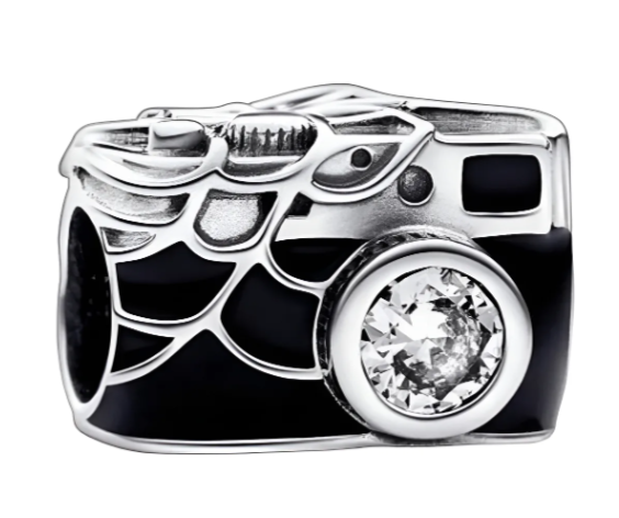 charm camara spiderman