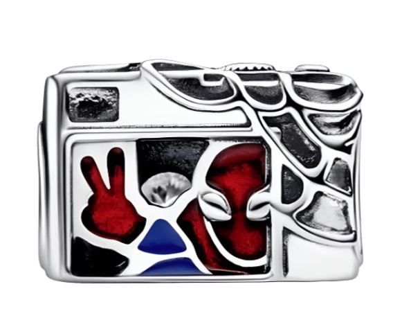 charm camara spiderman